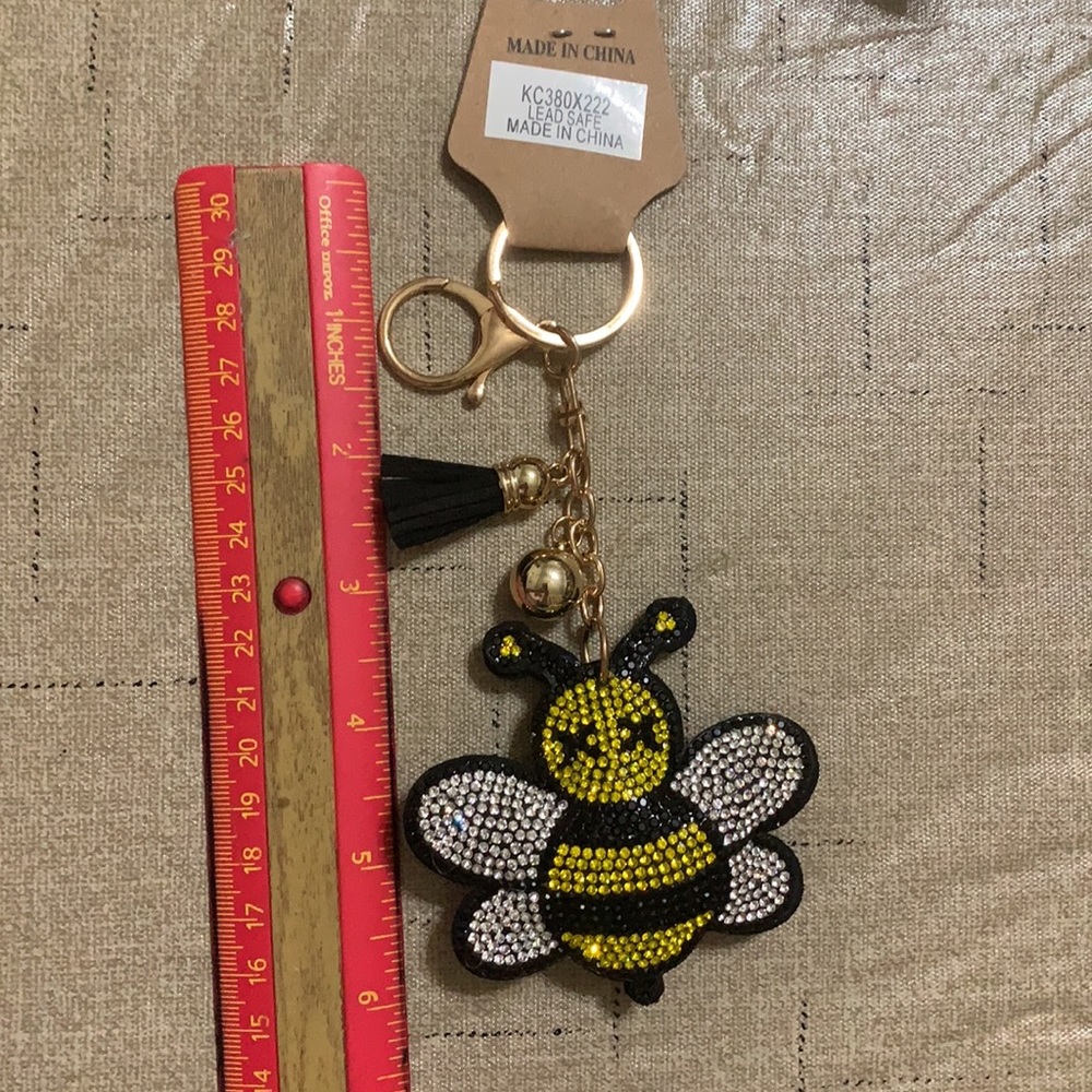 New Bee Rhinestone Keychain 2” - Picture 5 of 6